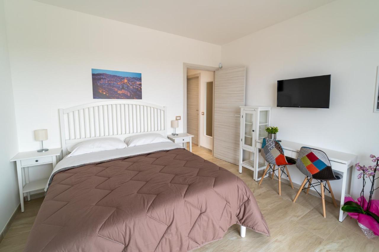 Nni Mia Hotell Modica Exteriör bild